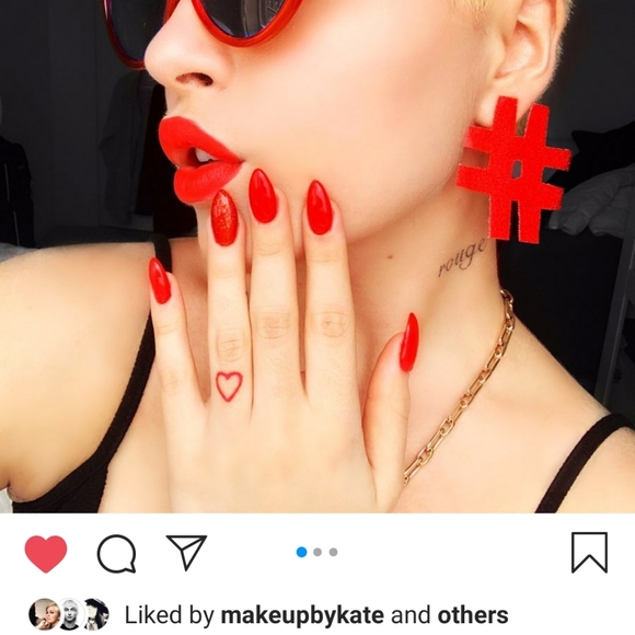 Hashtag earrings - Picture 12 of 12